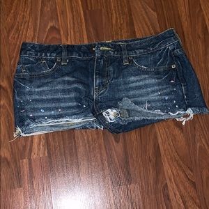 Paint splatter Aeropostale’s shorts
